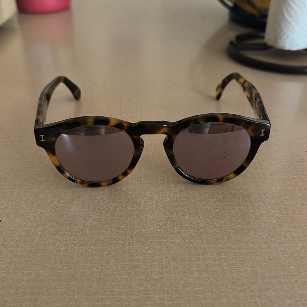 Illesteva sunglasses tortoise shell